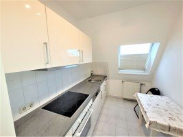 Hauptbild Komfortable 2 - Zimmerwohnung in zentraler Lage - 2 Balkone - EBK - Lift